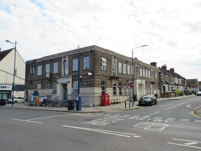 Welling Library © Malc McDonald :: Geograph Britain and Ireland