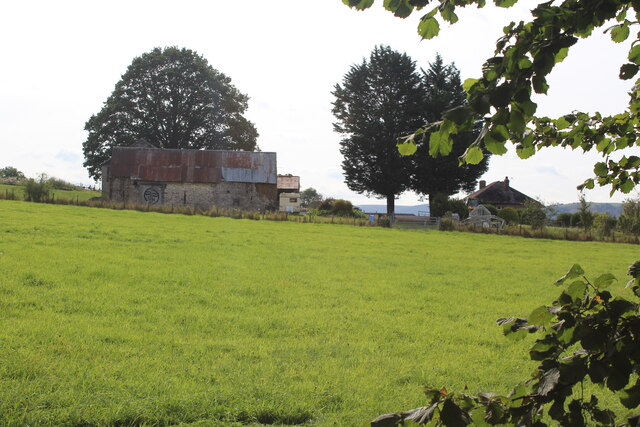 Barn & bungalow, Ty Mawr Farm, Star Road