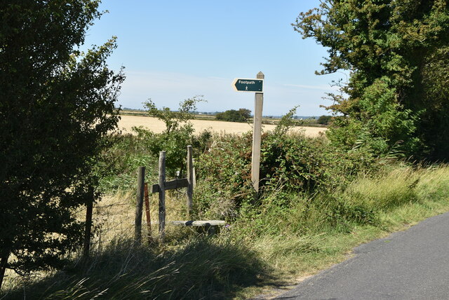 Footpath off Lower Wall Rd © N Chadwick cc-by-sa/2.0 :: Geograph ...