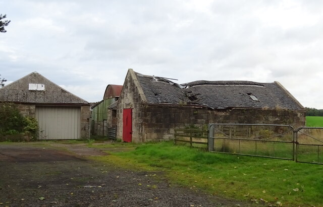 Barns, Hill of Murdostoun Farm © JThomas :: Geograph Britain and Ireland