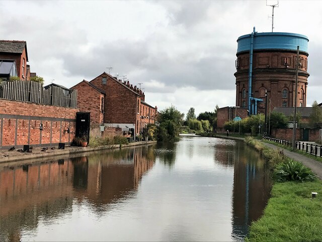 Canal and water tower in Chester