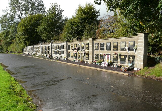 North Dalnottar Cemetery © Richard Sutcliffe cc-by-sa/2.0 :: Geograph ...