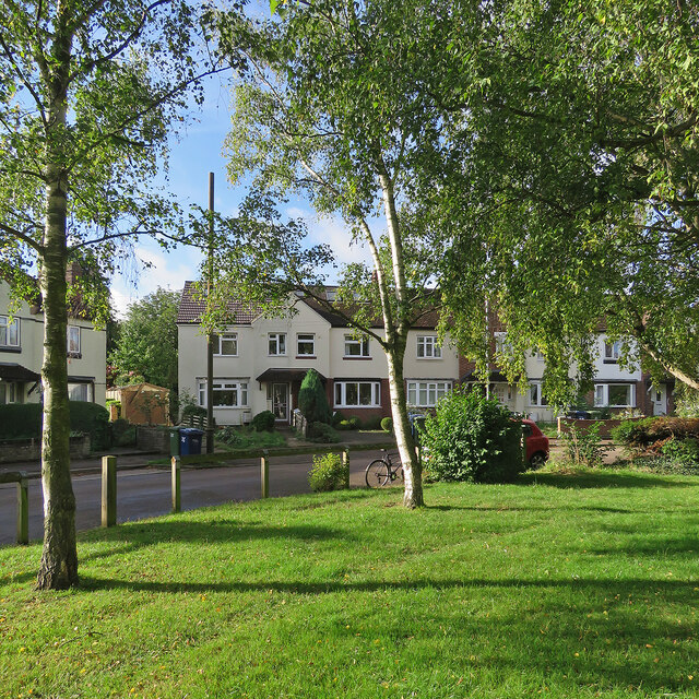 Silverwood Close: the green and a... © John Sutton cc-by-sa/2.0 ...