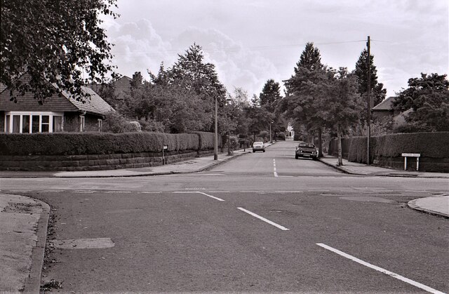 Chiltern Drive © Richard Sutcliffe cc-by-sa/2.0 :: Geograph Britain and ...