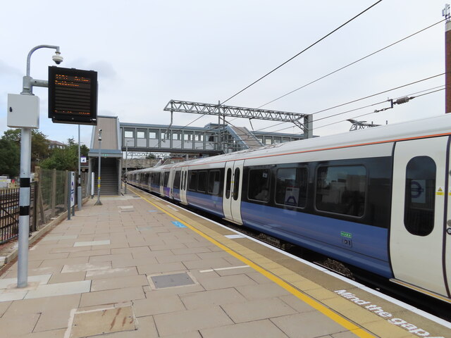 New footbridge and lifts, Acton Main Line Station