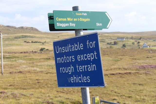 Signpost for track to Slaggan Bay