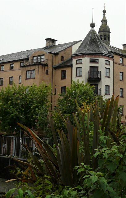 Rear of flats, St Andrew's Square