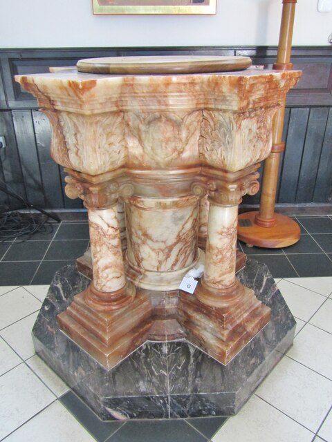 Guildford - Holy Trinity Font