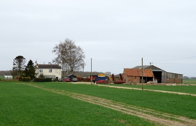 Farm on Little Hale Fen © JThomas :: Geograph Britain and Ireland