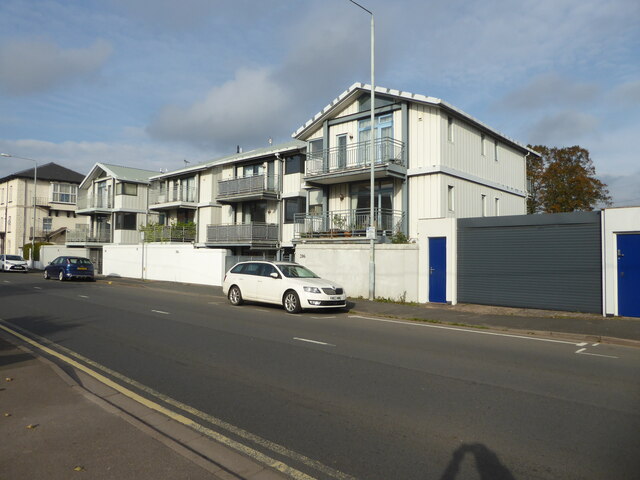 Modern houses on Henwick Road, Worcester
