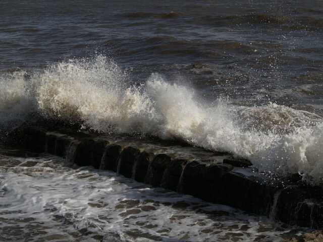 stormy-waters-ian-cardinal-cc-by-sa-2-0-geograph-britain-and-ireland