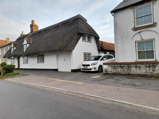 Thatched cottage on West Street, Comberton