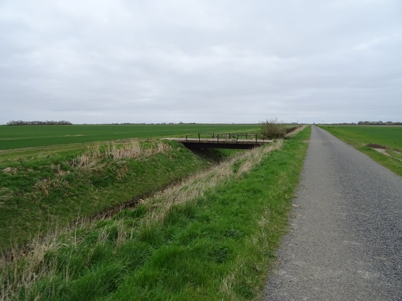 Bridge over drain near Rippingale Fen... © JThomas cc-by-sa/2.0 ...