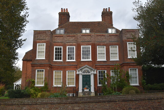 Owletts, seen across The Street © David Martin :: Geograph Britain and ...