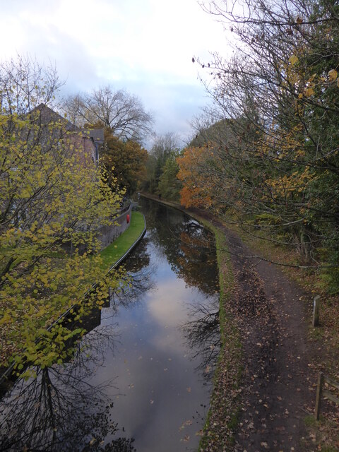 Stratford Canal at Tythe Barn Lane, Dickens Heath