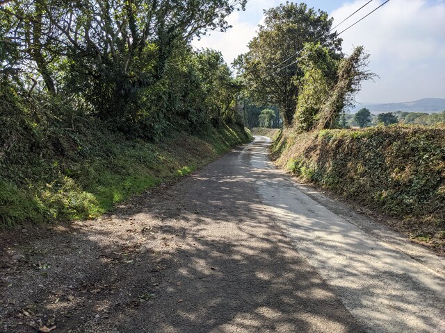 The minor road near Trenhayle Farm