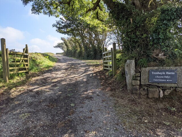 The lane to Trenhayle Barns