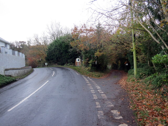 Cyffordd heol / A road junction