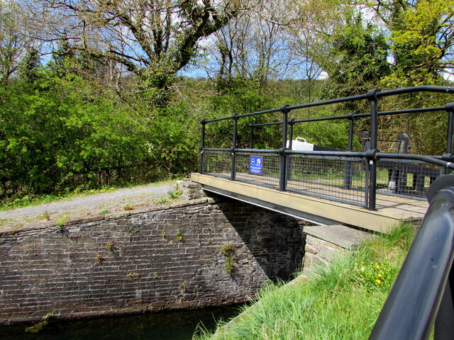 Footbridge over the Neath Canal, Clyne