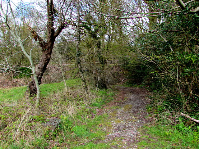 Public footpath heading away from the B4434, Tonna