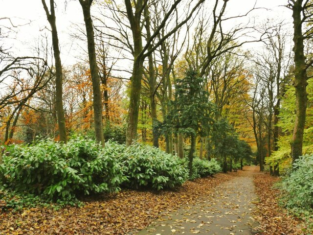 Prince of Wales Park: main east-west path