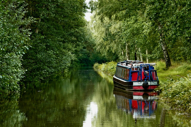 Attractive mooring place on the Trent and Mersey Canal