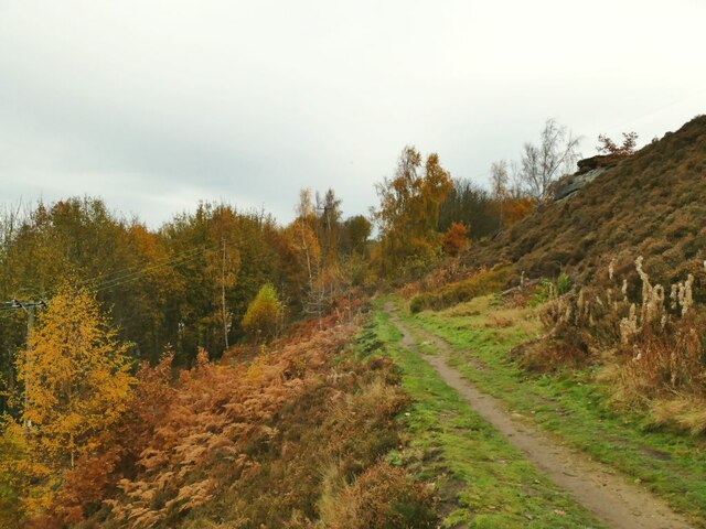 Path below Gilstead Moor Edge © Stephen Craven cc-by-sa/2.0 :: Geograph ...