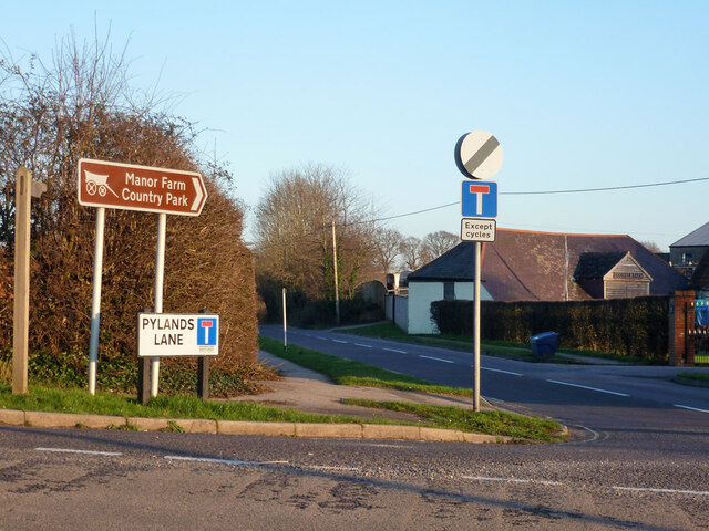 Corner of  Dodwell Lane and Pylands Lane, 2014