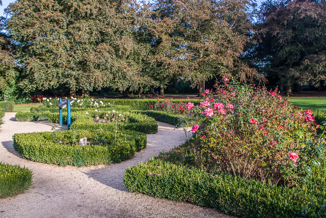 Rose Garden, War Memorial Park © Ian Capper :: Geograph Britain and Ireland