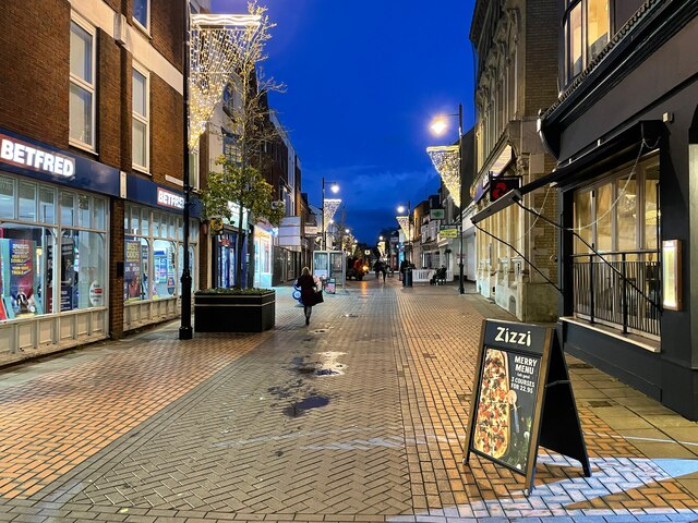 Early evening - London Street