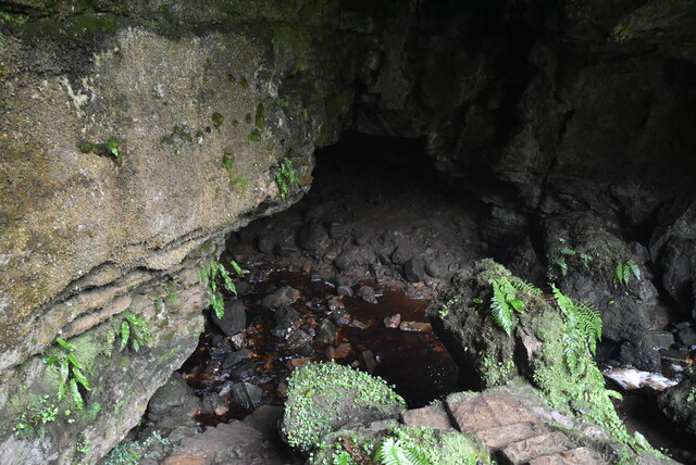 Pollnagollum Cave