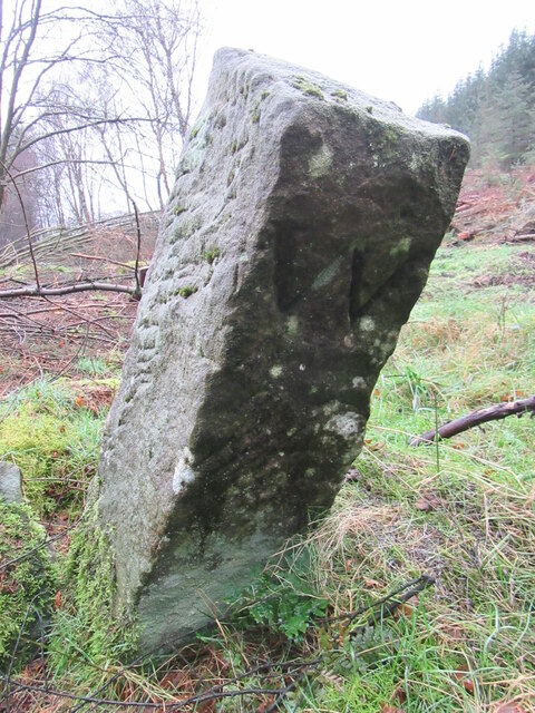 W boundary stone