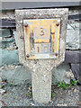 SH6366 : Hydrant marker on Braichmelyn, Bethesda by Meirion