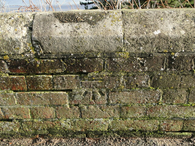 Cut mark in the wall on Gunton Cliff