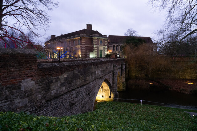 Eltham Palace and the bridge from the entrance