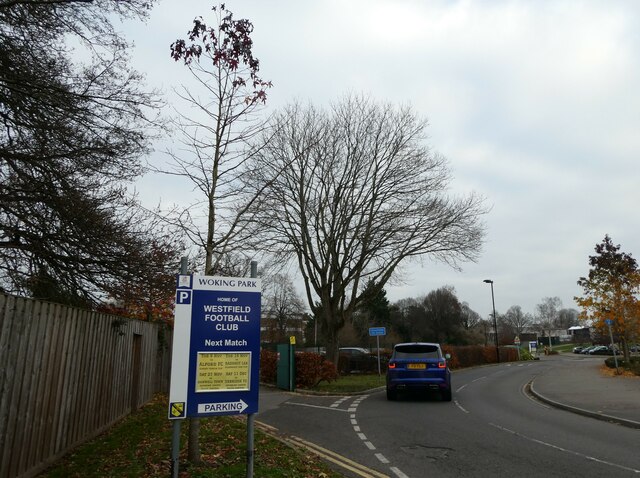 Southern entrance to Woking Park
