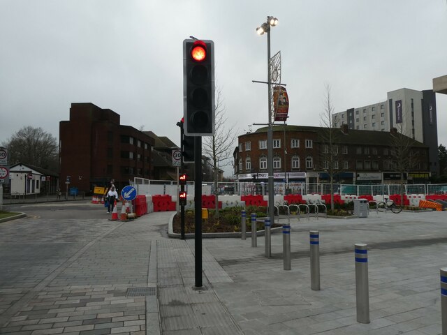 Traffic lights at the bottom of the High Street
