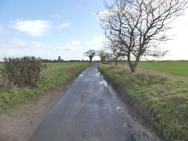 Sandy Lane looking towards Southrepps