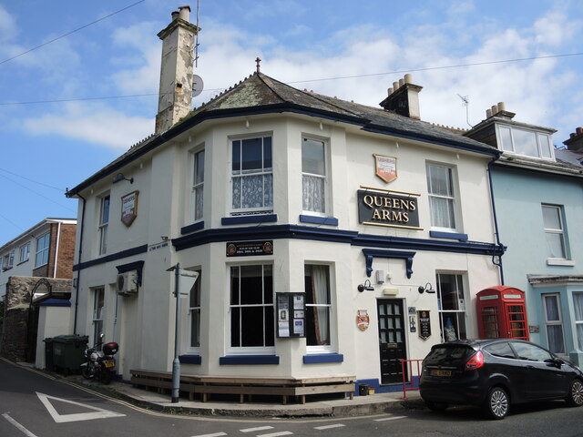 Queen's Arms, Brixham © Neil Owen :: Geograph Britain and Ireland