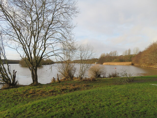 Town Loch, Townhill © M J Richardson cc-by-sa/2.0 :: Geograph Britain ...