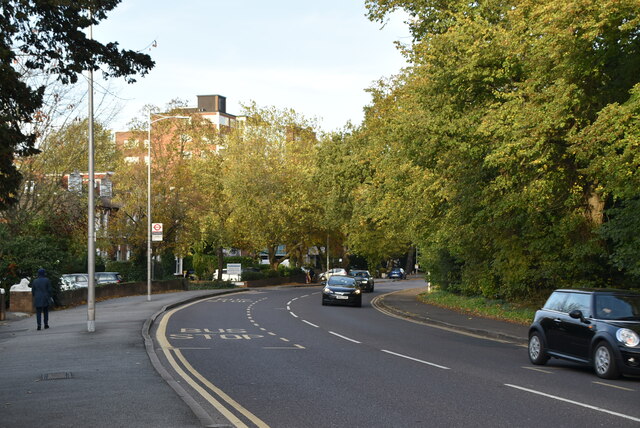 New Wanstead © N Chadwick cc-by-sa/2.0 :: Geograph Britain and Ireland