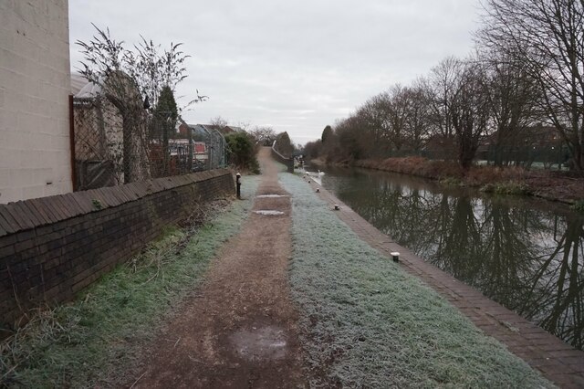 Coventry Canal towards bridge 73B