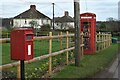 Postbox and former telephone kiosk, Woodlands