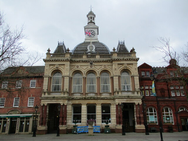 Retford Town Hall © Jonathan Thacker cc-by-sa/2.0 :: Geograph Britain ...