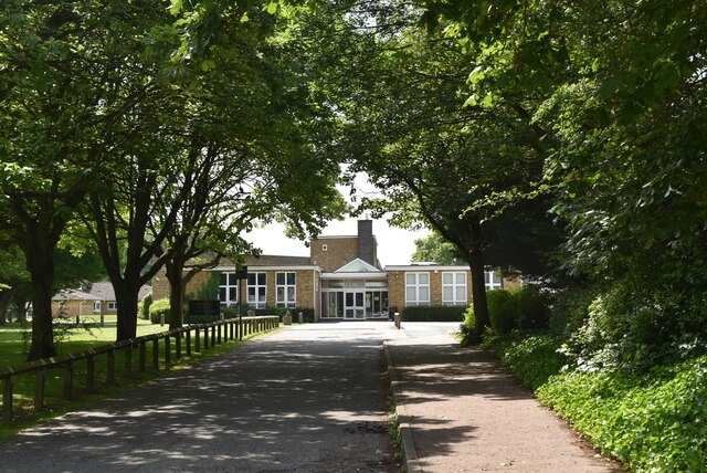 Bassingbourn Village Community College © N Chadwick cc-by-sa/2.0 ...