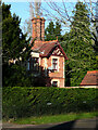 House with a cluster of chimneys, Waddwsdon