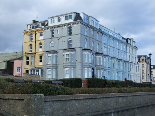 Flats on Royal Crescent © JThomas :: Geograph Britain and Ireland