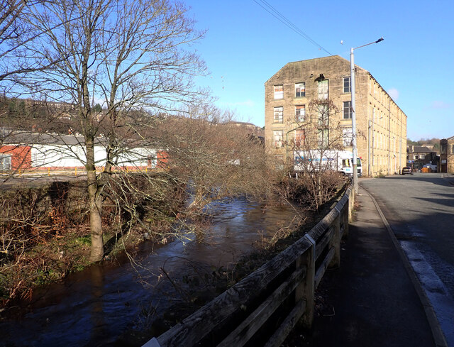 The River Colne at Tanyard Road,... © habiloid :: Geograph Britain and ...