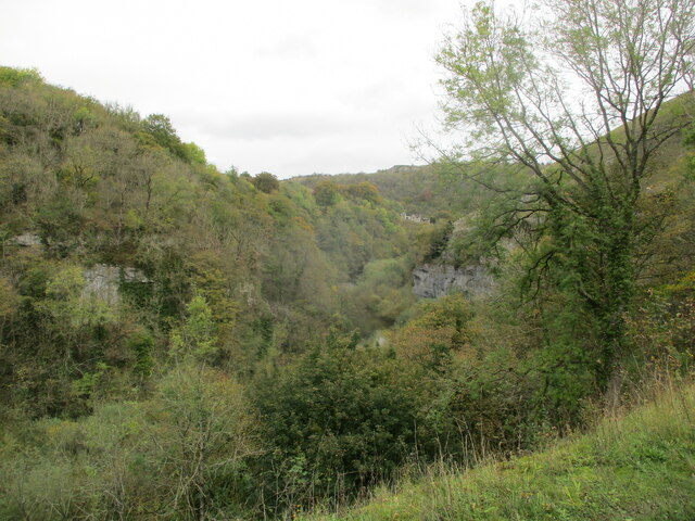 Into  Miller's  Dale  from  Monsal  Trail