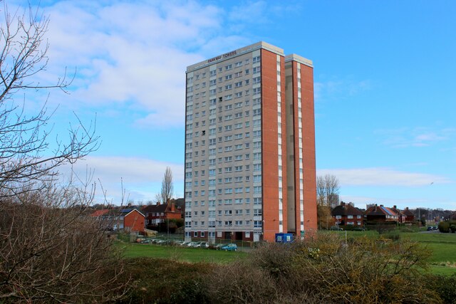 Parkway Towers, Seacroft © Chris Heaton :: Geograph Britain and Ireland